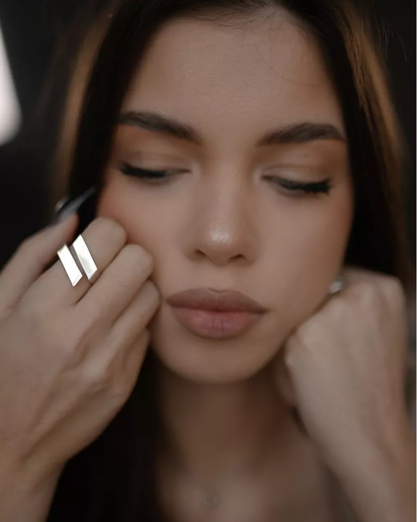 Каблучка срібна геометрічна Стрічки 007061