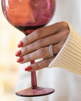 Каблучка срібна зверху інкрустована цирконієм діамантової огранки