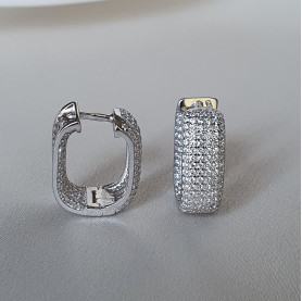 Серьги серебряные с усыпкой из циркония бриллиантовой  огранки