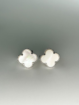 Сережки срібні Клевер 1,5 см з перламутром 002682