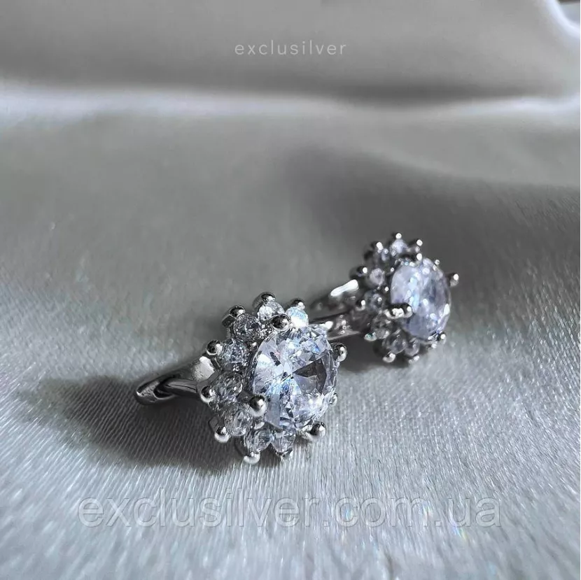 Срібні сережки Квіточка з цирконієм діамантового огранювання ExcluSilver 925 проби