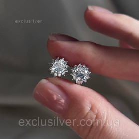 Срібні сережки Квіточка з цирконієм діамантового огранювання ExcluSilver 925 проби