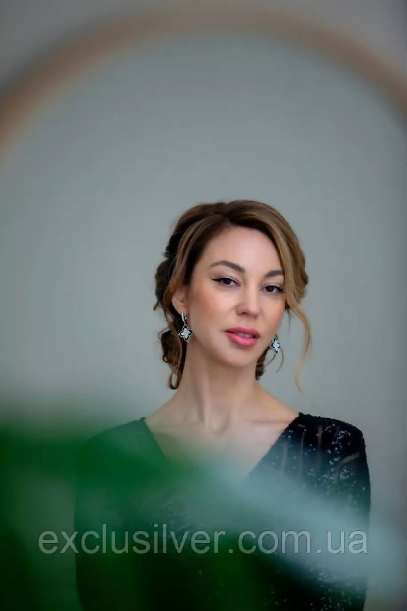 Срібні сережки з оніксом Квітка EXCLUSILVER 925 проби