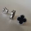 Серьги - пусеты (гвоздики) серебряные Клевер 0,9см