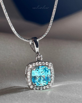Підвіс срібний з блакитним квадратним цирконієм діамантового огранювання