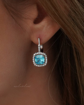 Сережки з срібні с блакитним цирконієм діамантового огранювання 003907