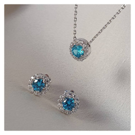 Срібне кольє з підвісом із блакитного цирконію діамантової огранки і розсипом по колу 006609