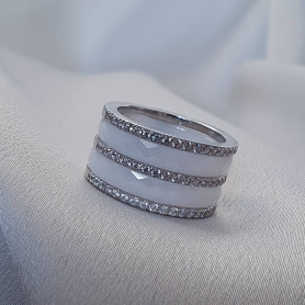 Каблучка срібна з білою керамікою і цирконієм діамантової огранки 006627