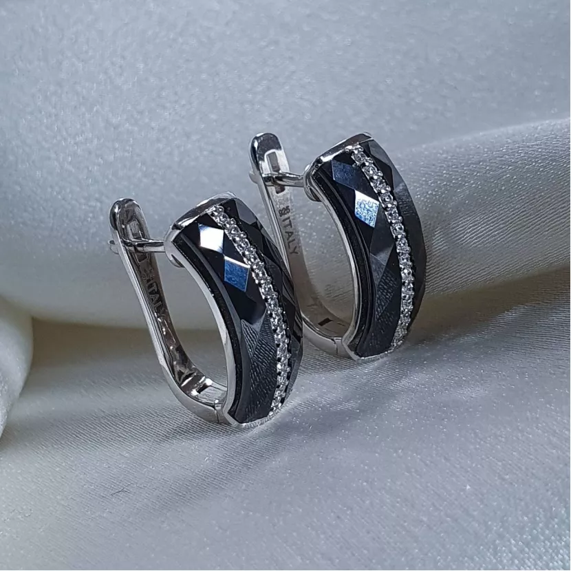 Серебряные серьги с черной керамикой и цирконием бриллиантовой огранки