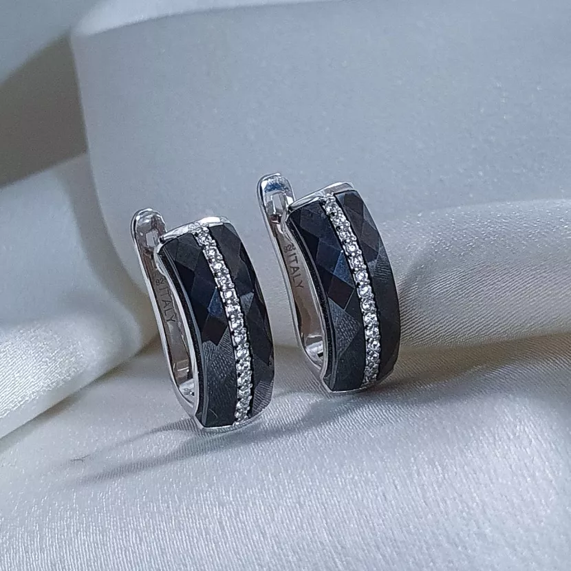 Серебряные серьги с черной керамикой и цирконием бриллиантовой огранки