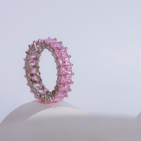 Каблучка срібна з рожевими цирконіями багетного огранювання