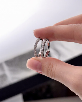 Сережки-кільця срібні з цирконієм діамантового огранювання 2см 003548