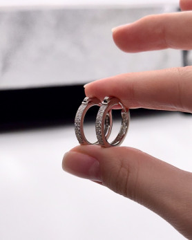 Серьги-кольца серебряные с цирконием бриллиантовой огранки 1,5см 006484