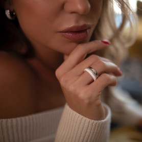 Каблучка срібна з білою керамікою і цирконієм діамантової огранки 006678