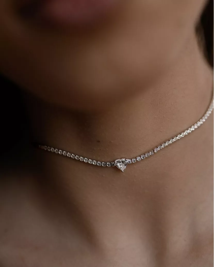 Кольє-чокер срібне з цирконієм діамантового огранювання Серце 005230