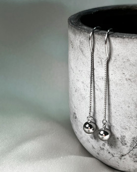 Сережки - протяжки срібні з кульками 003603