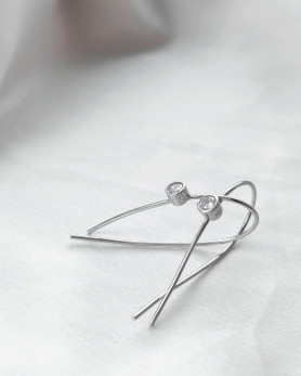 Серебряные сережки с цирконием бриллиантовй огранки 003664