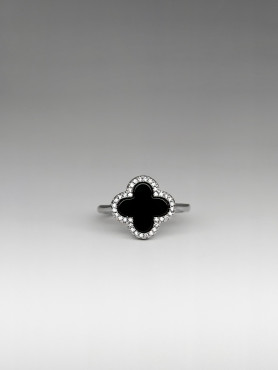 Каблучка срібна з оніксом і цирконієм діамантового огранювання Клевер 1,5см