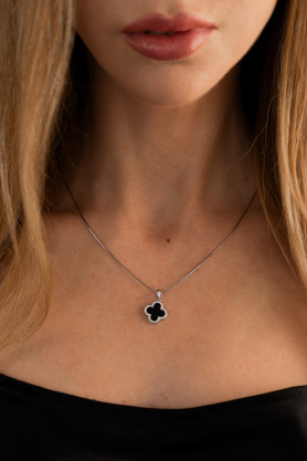 Підвіс срібний з оніксом та цирконієм діамантового огранювання Клевер 1,5см 002144