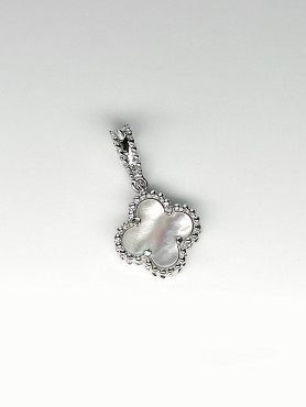 Підвіс срібний з перламутром Клевер 1см 002213