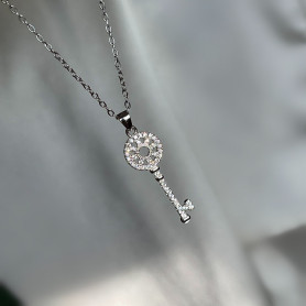 Кольє срібне Ключик із цирконієм діамантового огранювання 005117