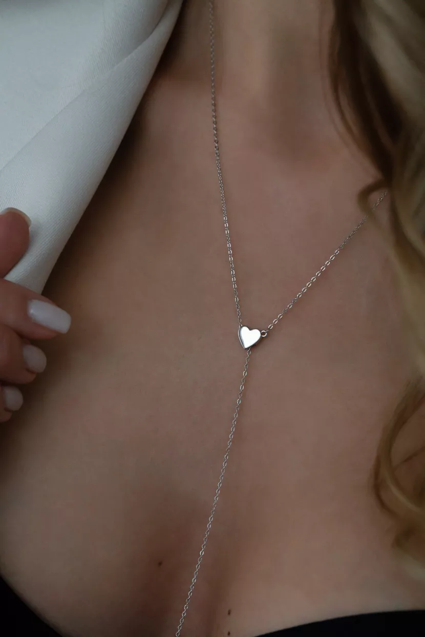 Серебряное колье-галстук с подвижным сердечком