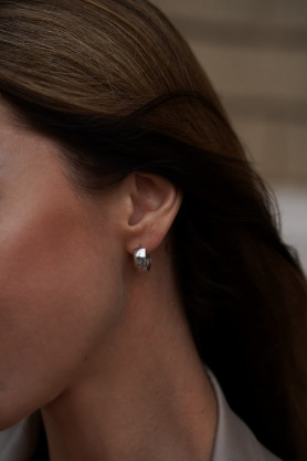 Сережки — кілечки срібні широкі