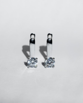Сережки срібні Classic з цирконієм діамантової огранки 006845