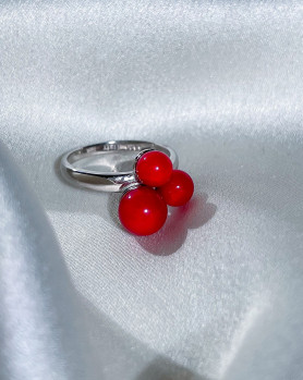 Каблучка срібна з коралом Три калини 006363