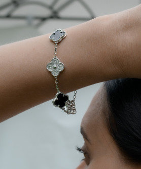 Браслет срібний з оніксом і цирконієм діамантового огранювання 5 Клеверів 1,5см 006875