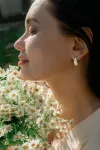 Сережки срібні з білою емаллю 006909