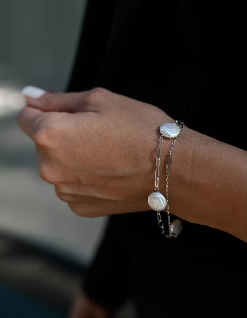 Браслет срібний з барочними перлами та ланцюжком подвійний 006951