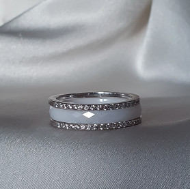 Каблучка срібна з білою керамікою і цирконієм діамантової огранки 006684