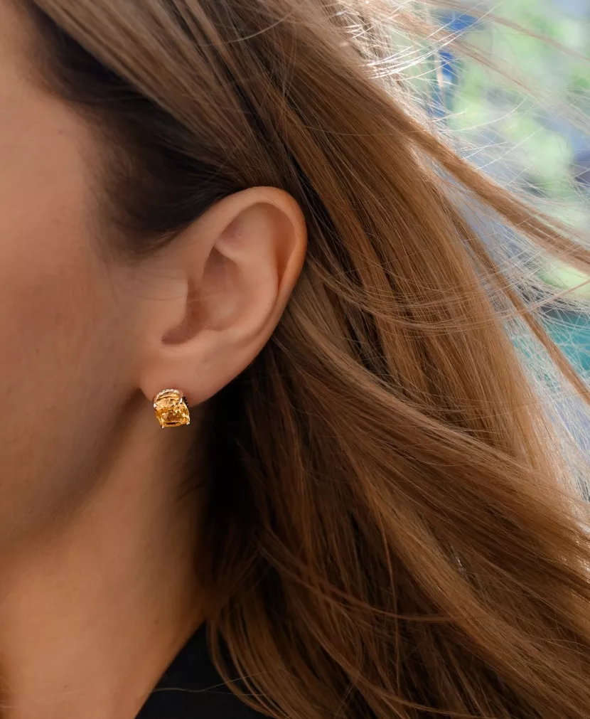 Сережки - пусети (гвоздики) з жовтим цирконієм діамантової огранки 1*0,6см 006943