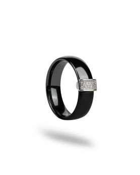 Каблучка срібна з чорною керамікою і цирконієм діамантової огранки 006980